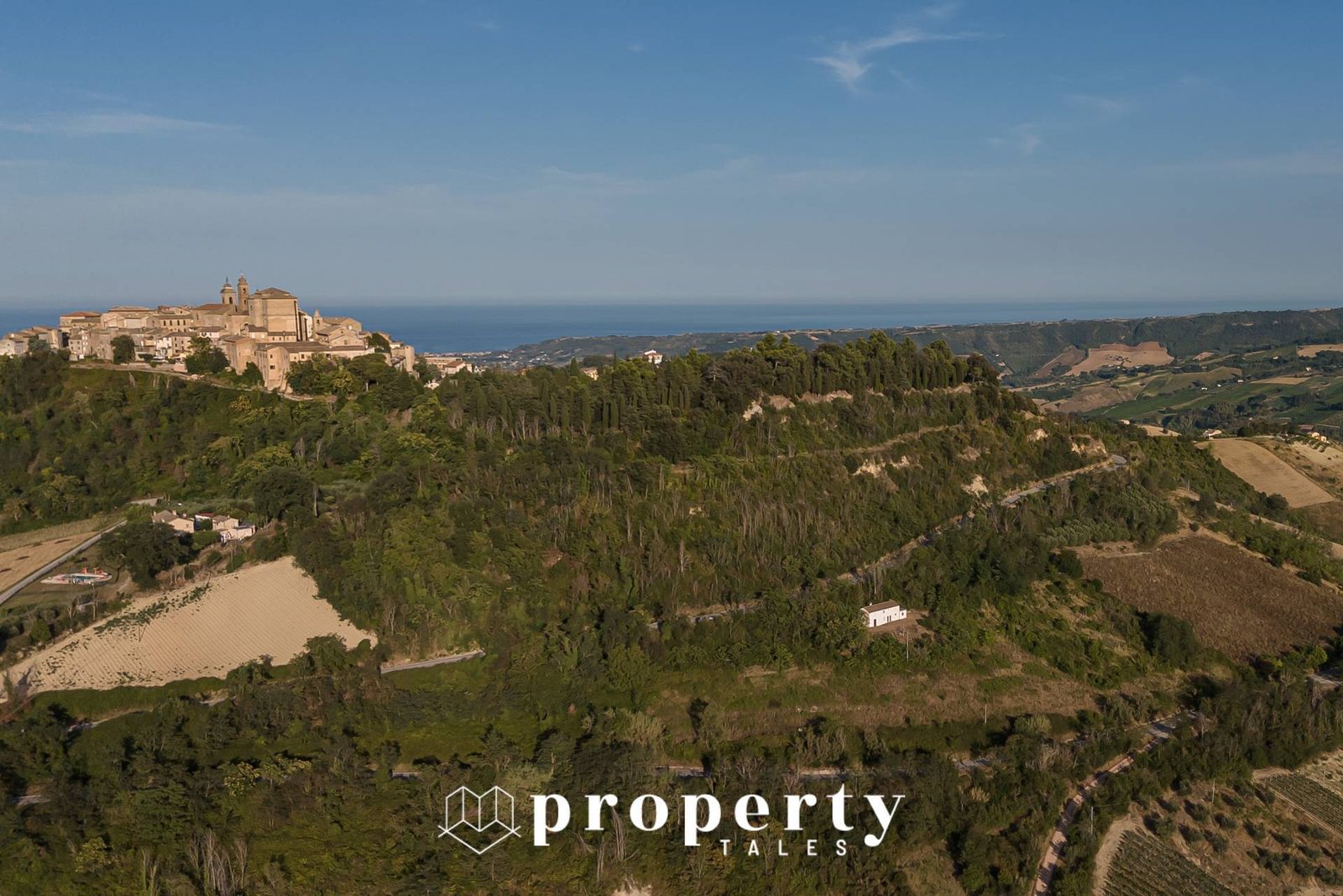 Montefiore dell'Aso, le colline e il mare